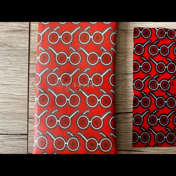 NWOT Ted Baker soft glasses case with microfiber cloth - Picture 2 of 5